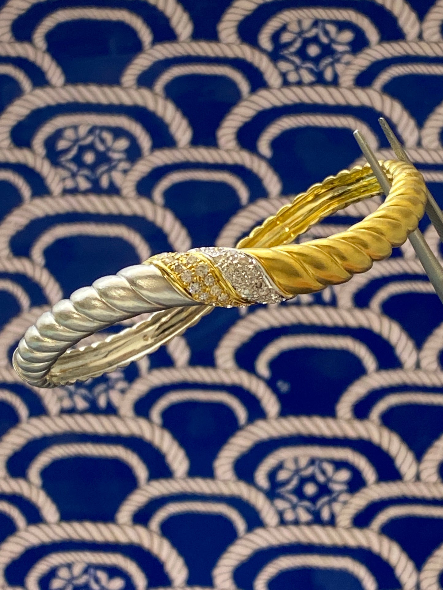 Rope Motif Diamond 2-Tone Gold Bangle