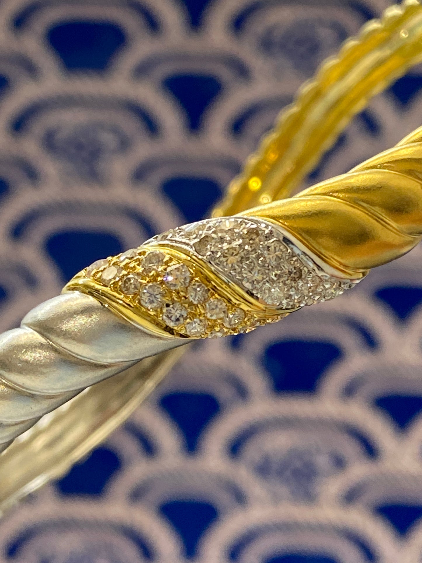 Rope Motif Diamond 2-Tone Gold Bangle