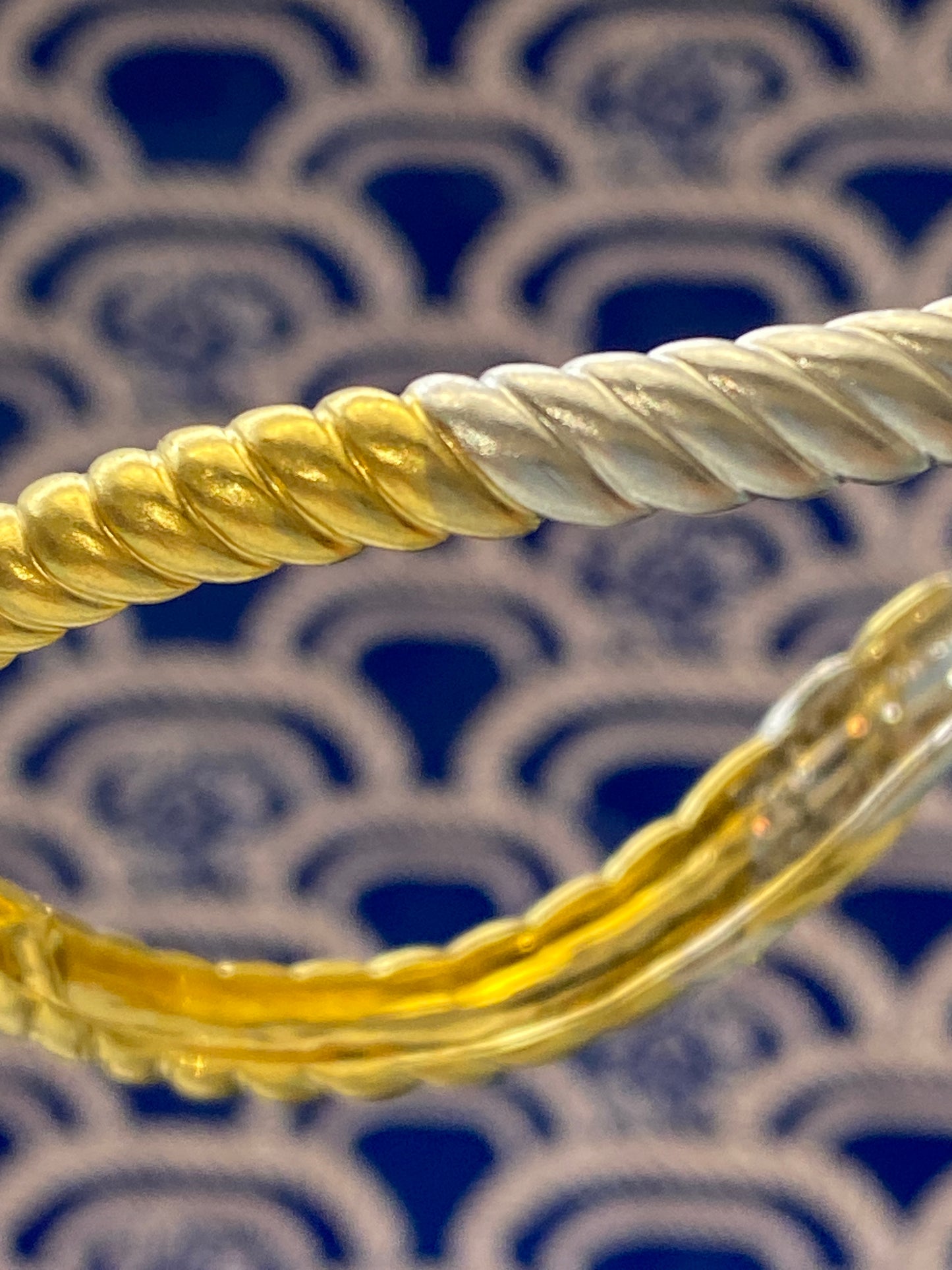 Rope Motif Diamond 2-Tone Gold Bangle
