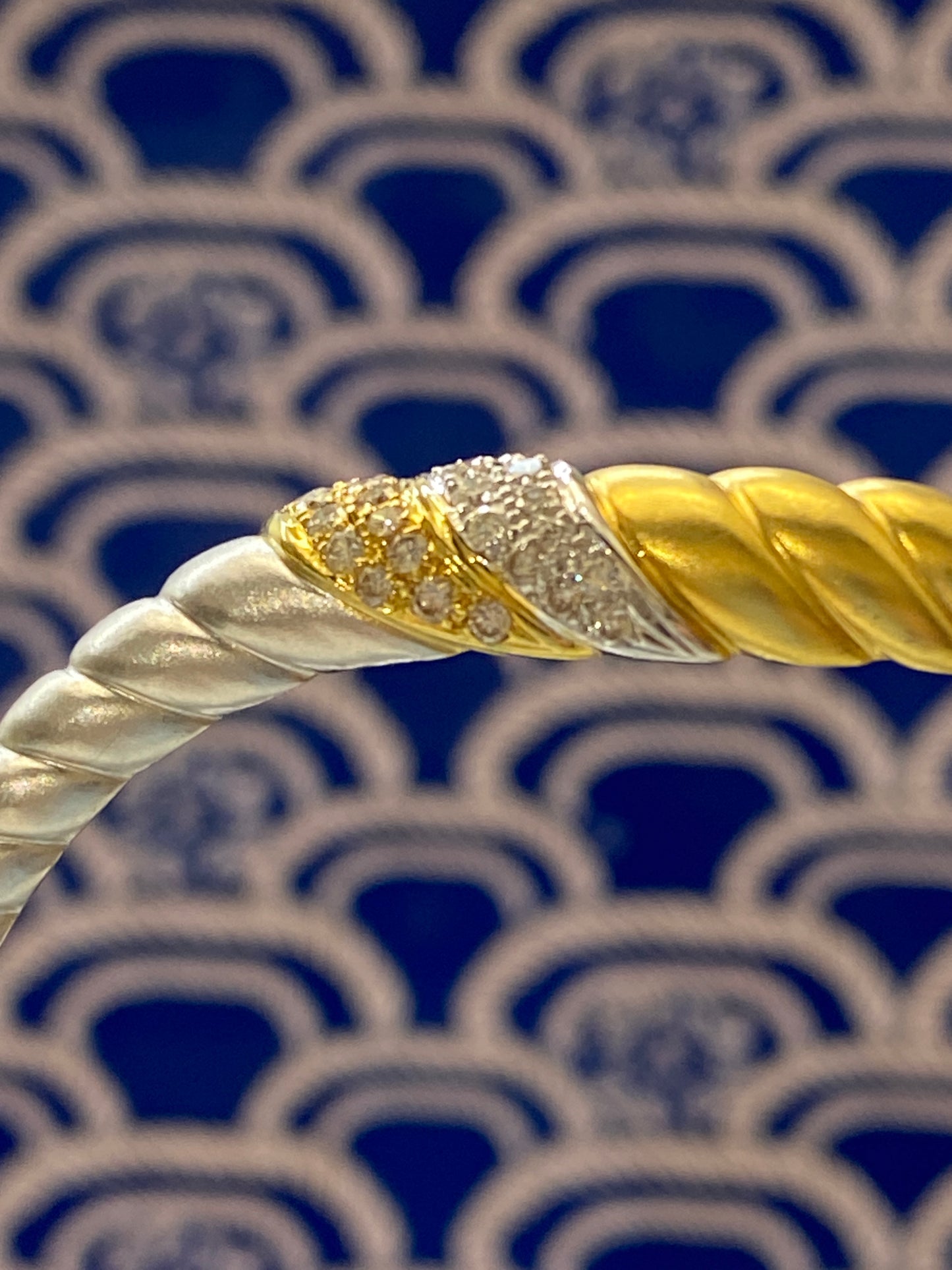 Rope Motif Diamond 2-Tone Gold Bangle