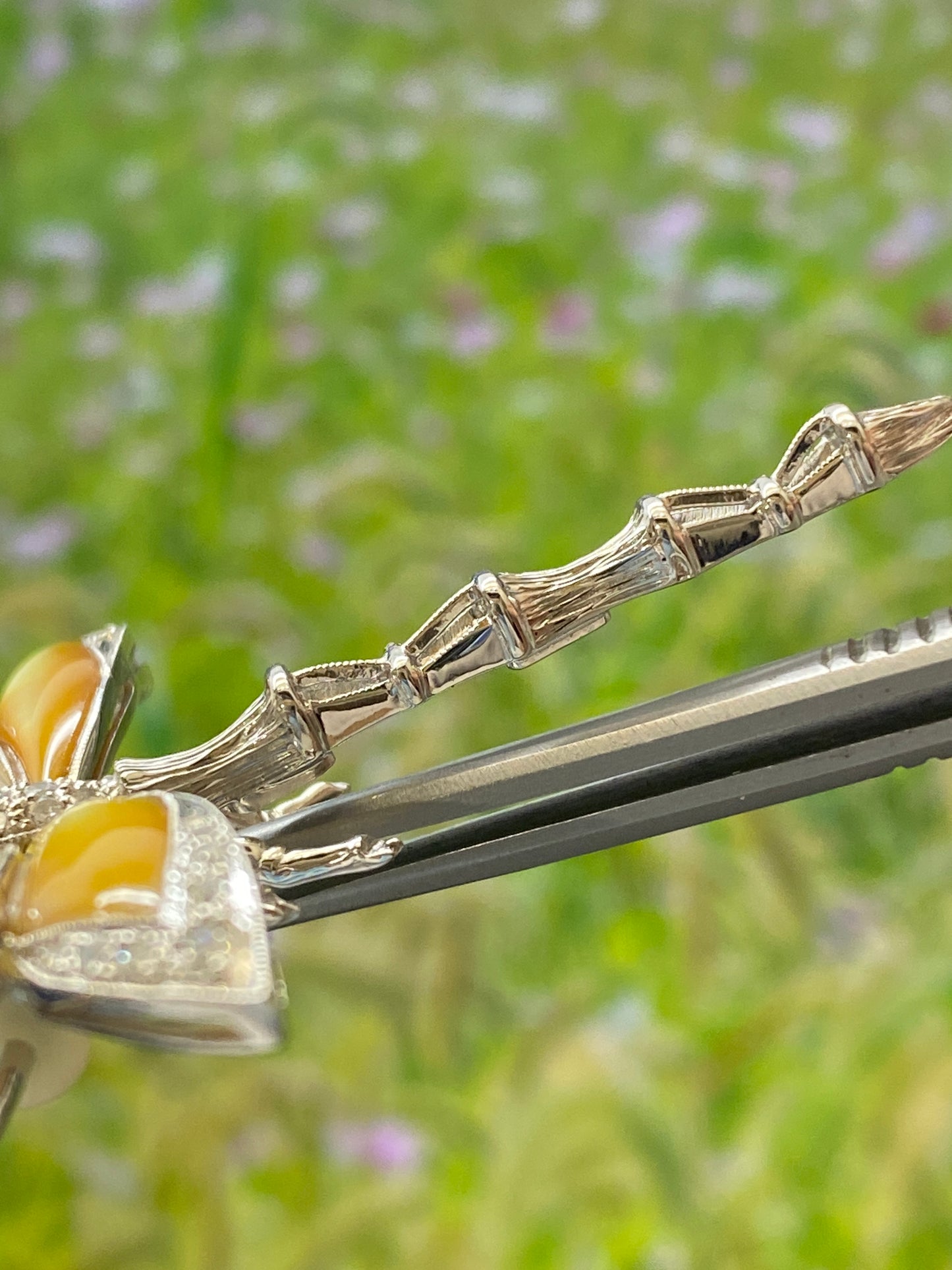 Shell Dragonfly Motif Diamond Gold Brooch
