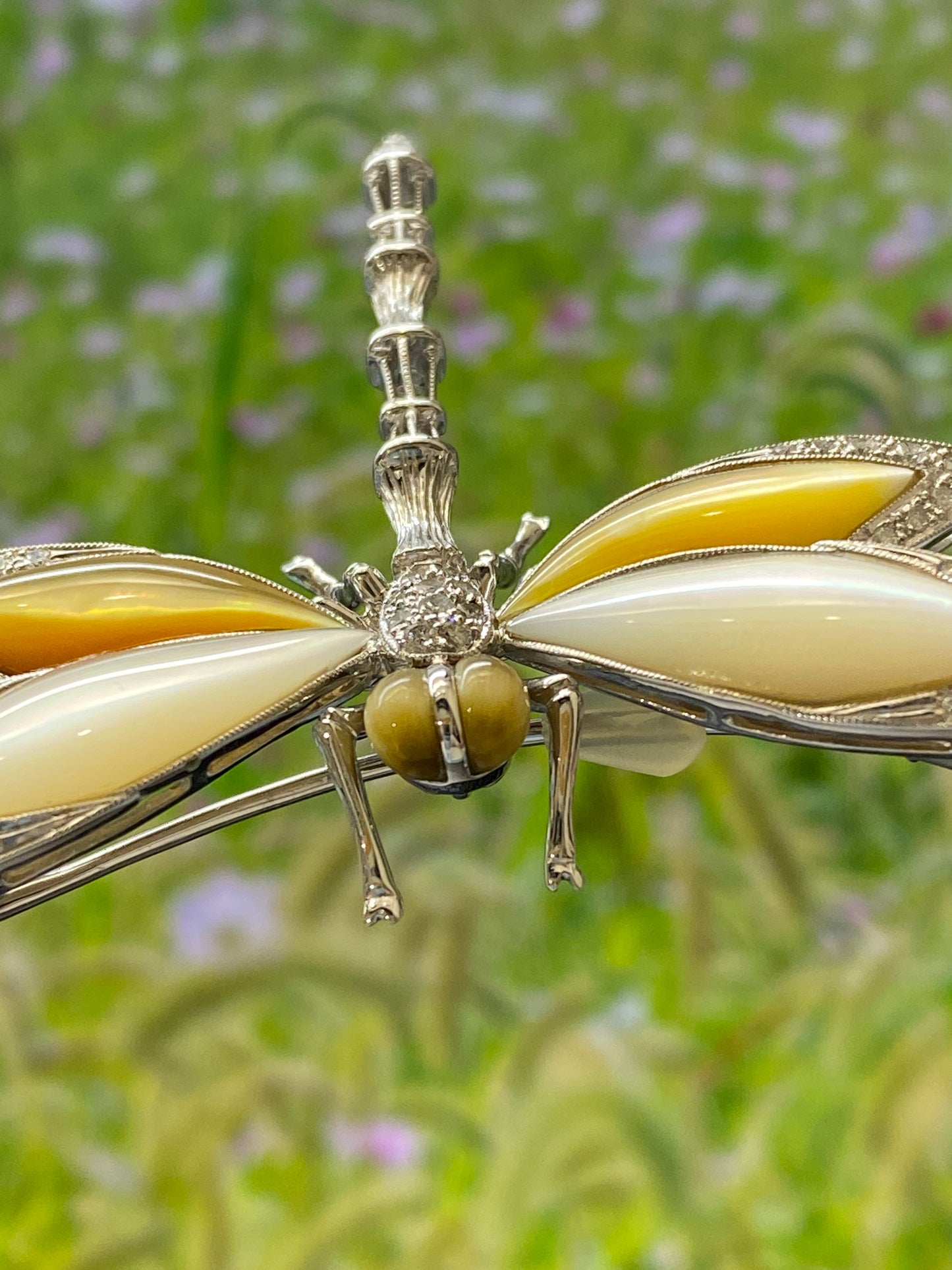 Shell Dragonfly Motif Diamond Gold Brooch