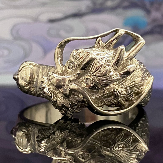Dragon motif Diamond Ring
