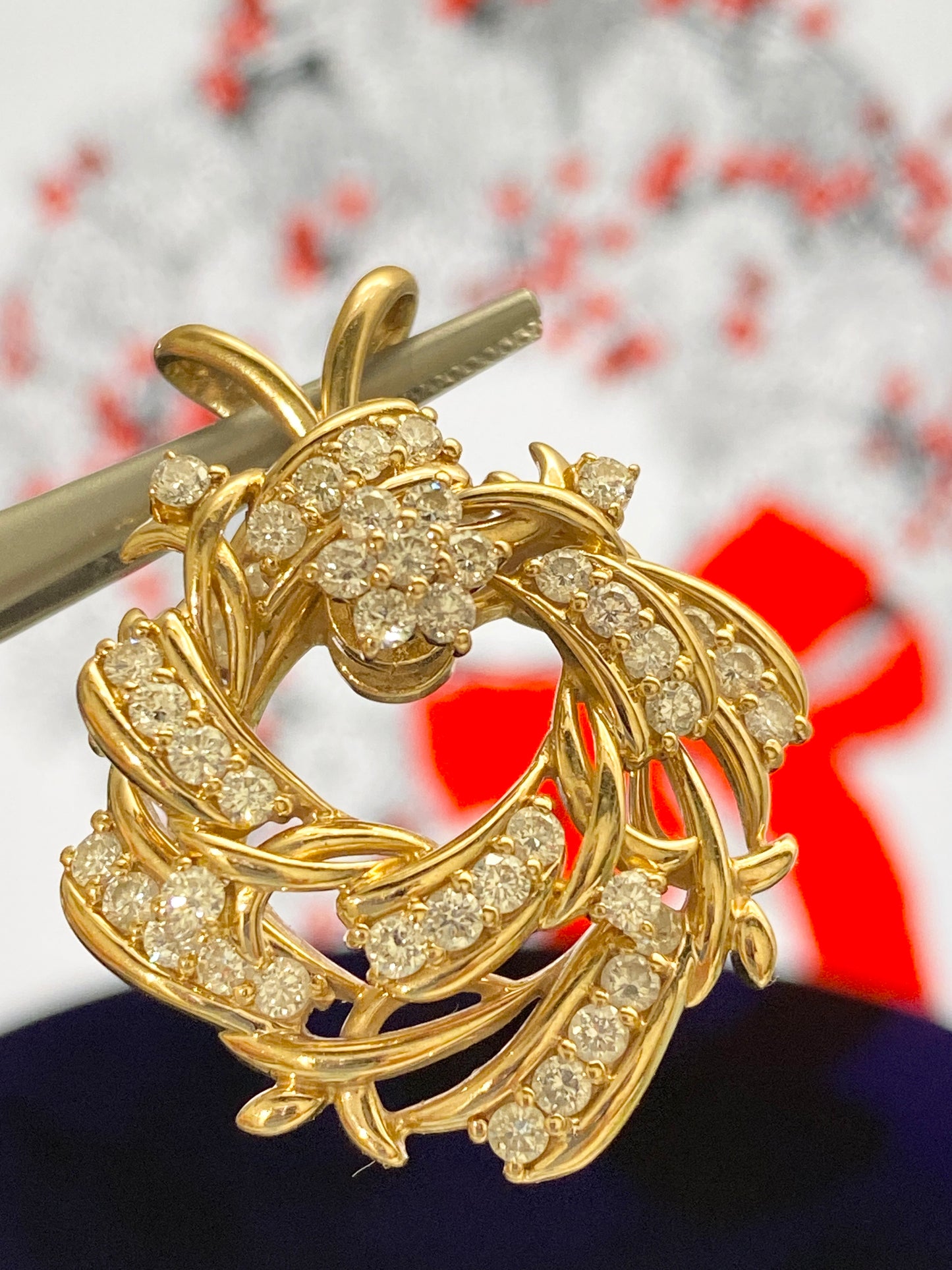 Wreath motif Diamond Pendant Top