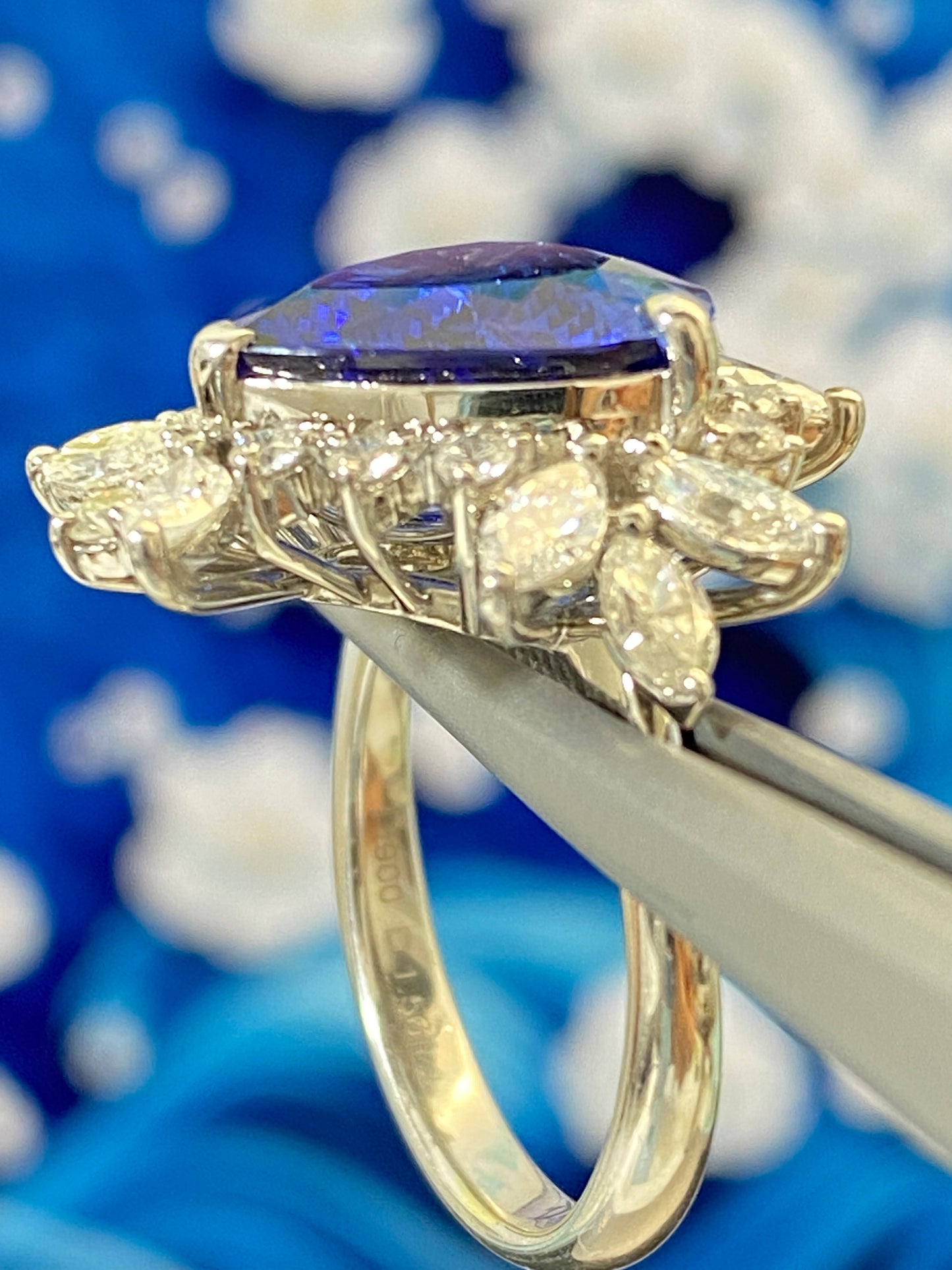 6 carat Heart Royal Blue Sapphire Ring