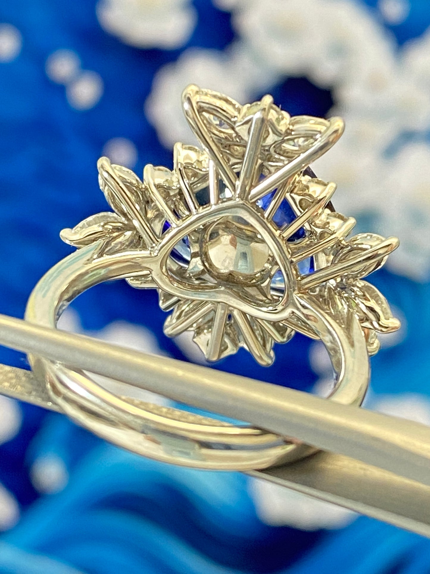6 carat Heart Royal Blue Sapphire Ring