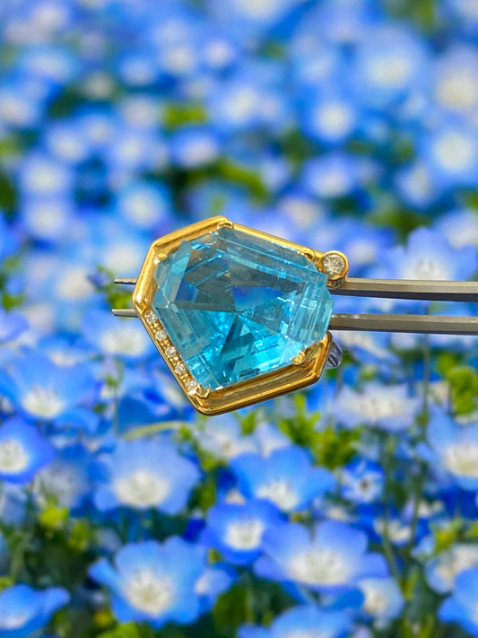 23 carat Blue Topaz Tasaki Ring
