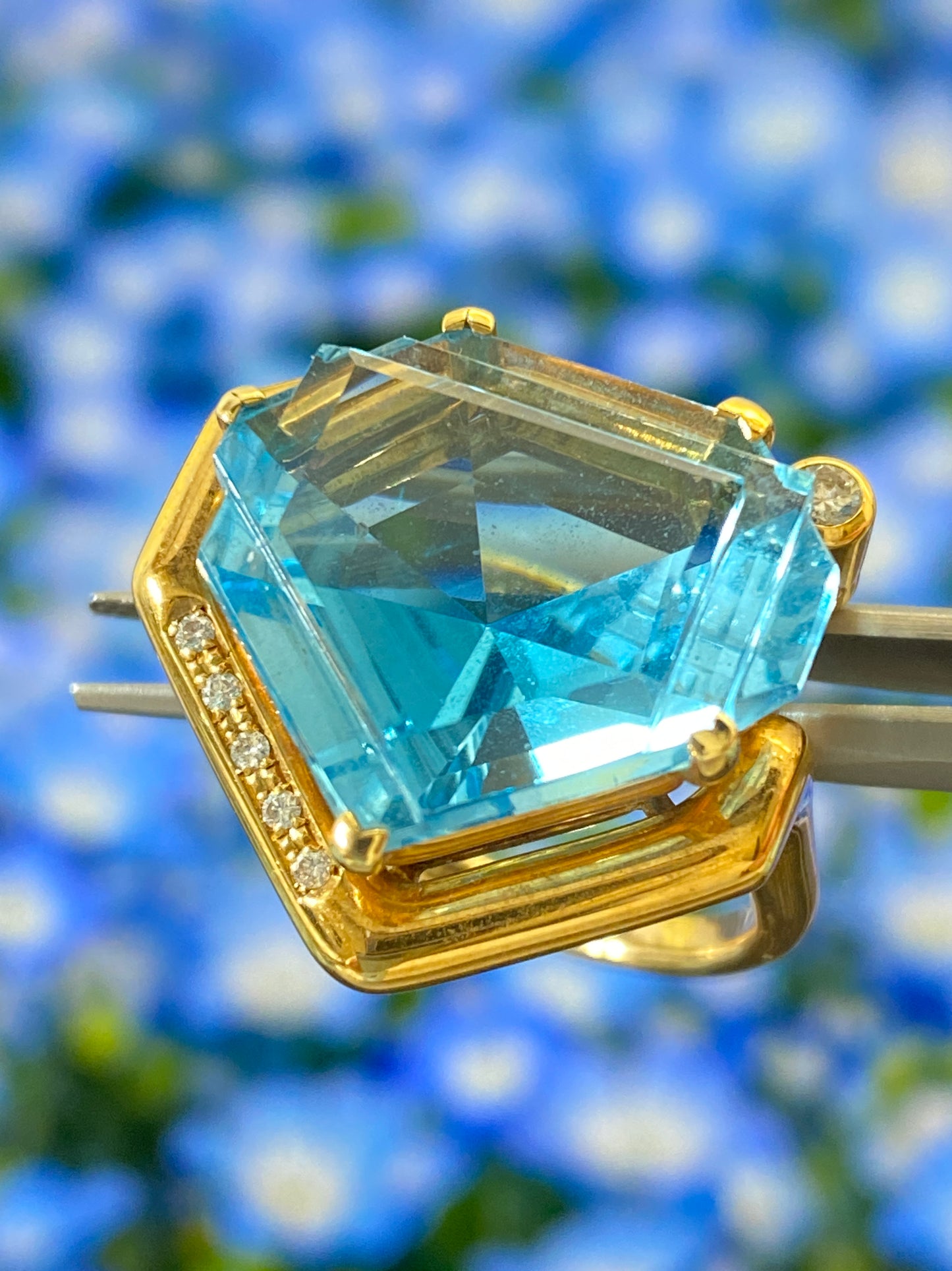 23 carat Blue Topaz Tasaki Ring