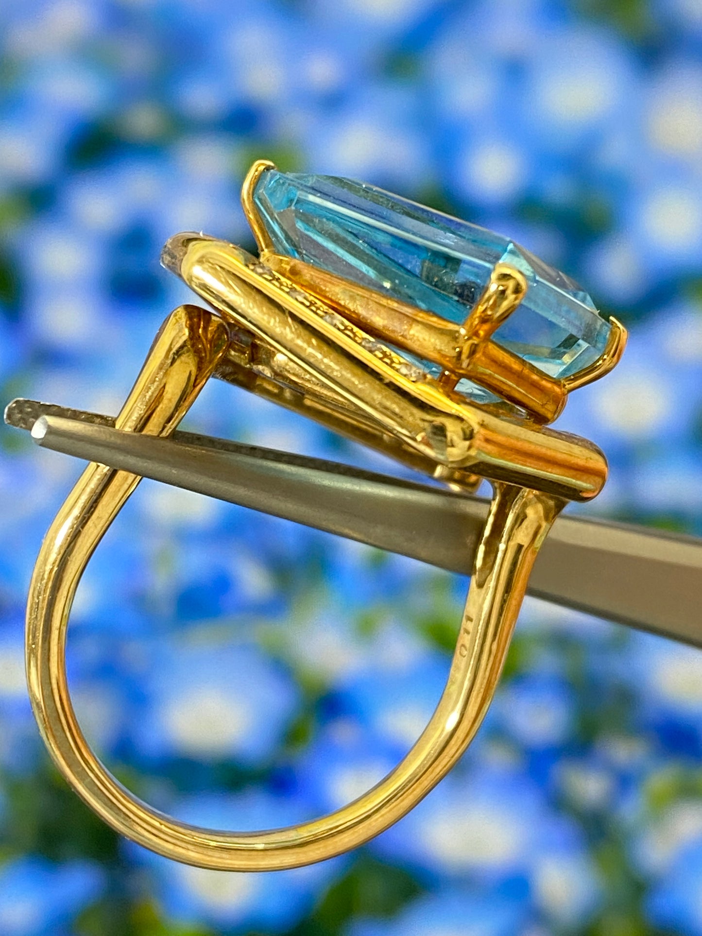 23 carat Blue Topaz Tasaki Ring