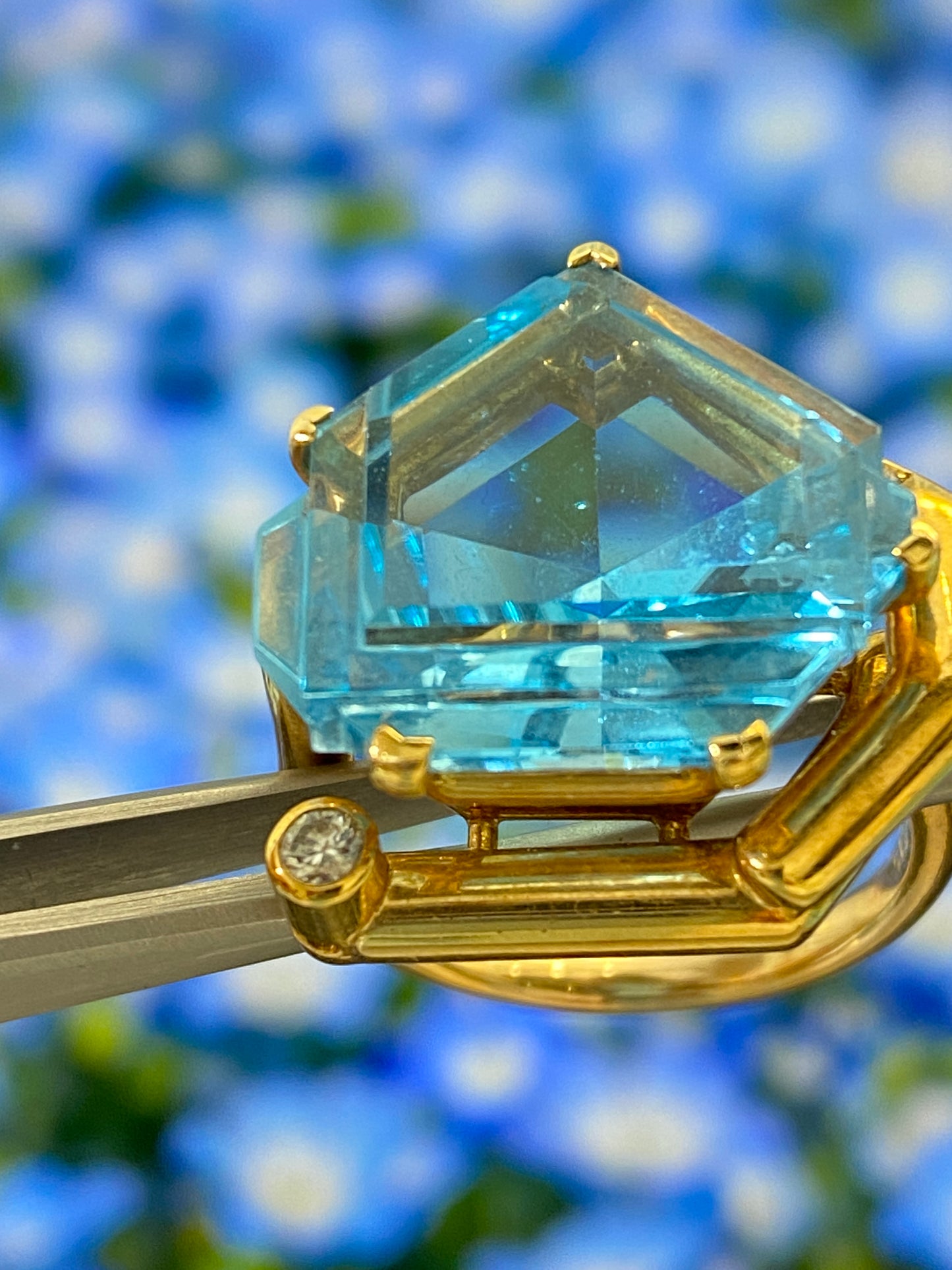 23 carat Blue Topaz Tasaki Ring