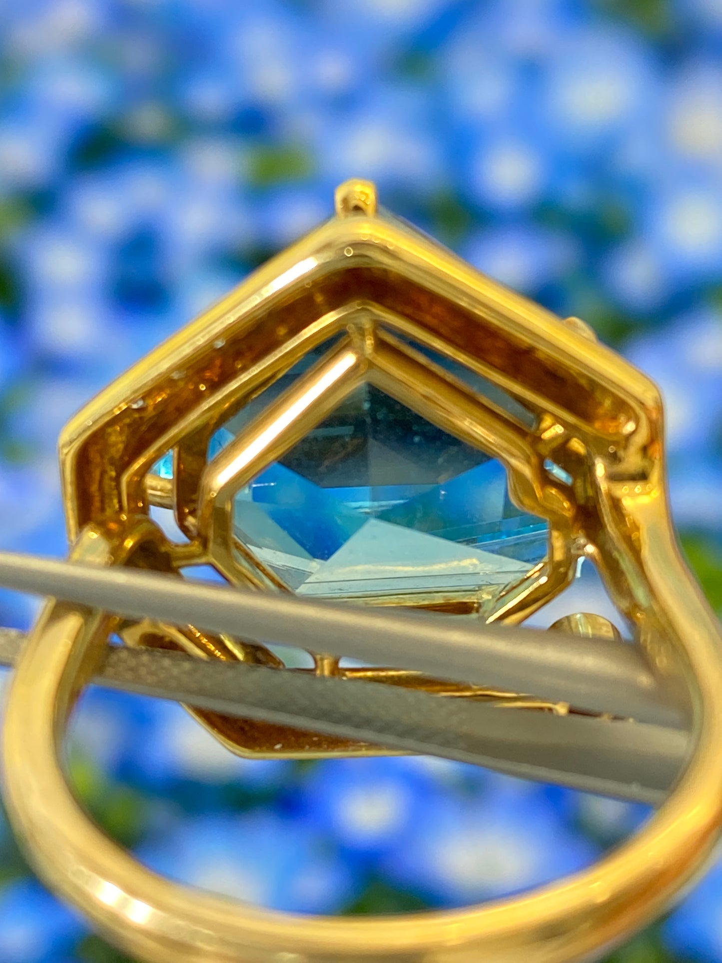 23 carat Blue Topaz Tasaki Ring