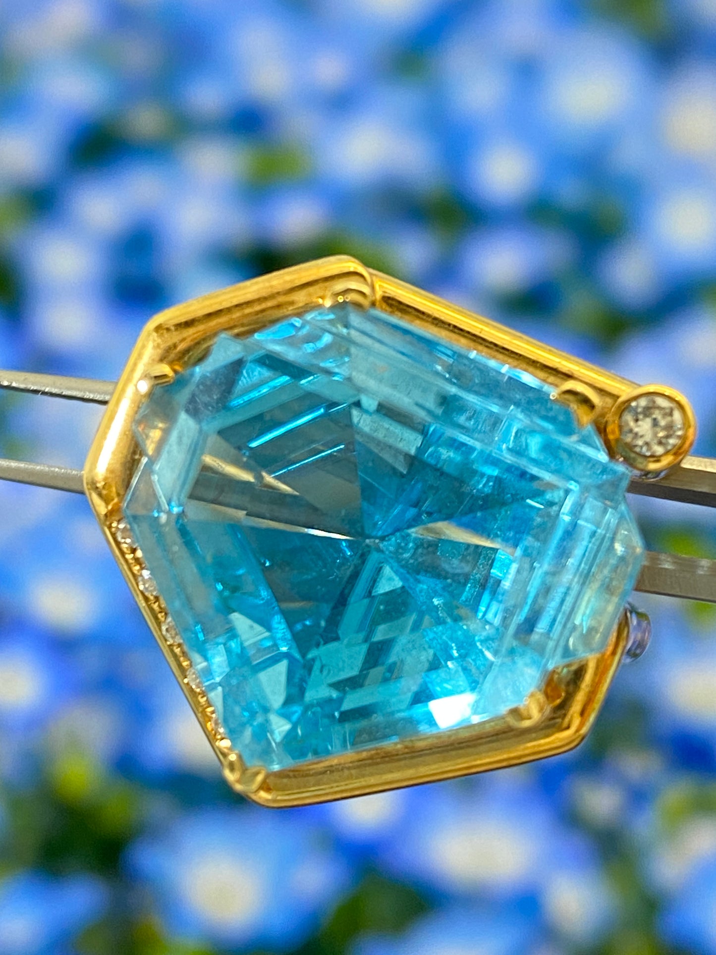23 carat Blue Topaz Tasaki Ring